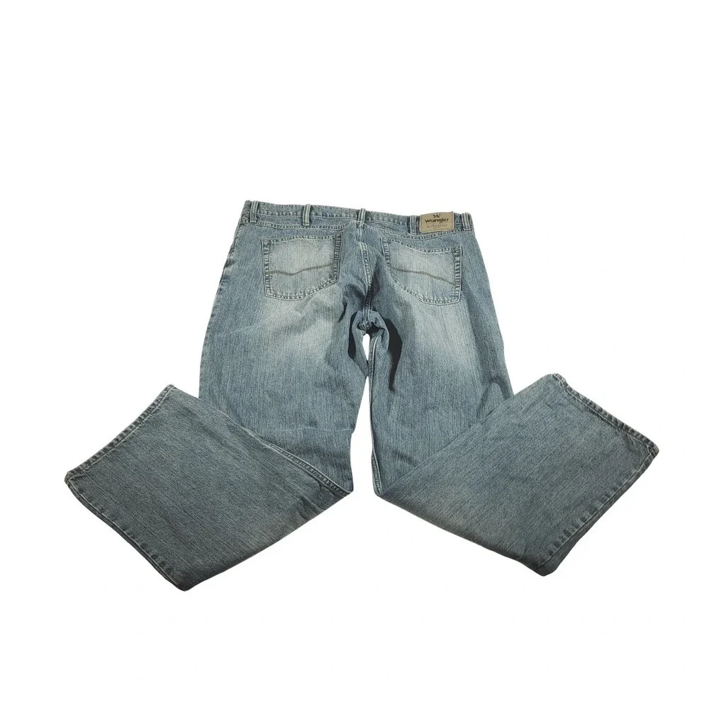 Wrangler Authentics Men's Blue Wash Denim Jeans Size‎ 40 x 32
